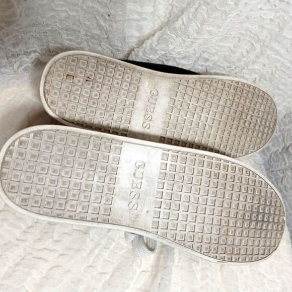 Guess Faux-Suede Black Platform Sneakers Size 8.5M - Picture 9 of 9